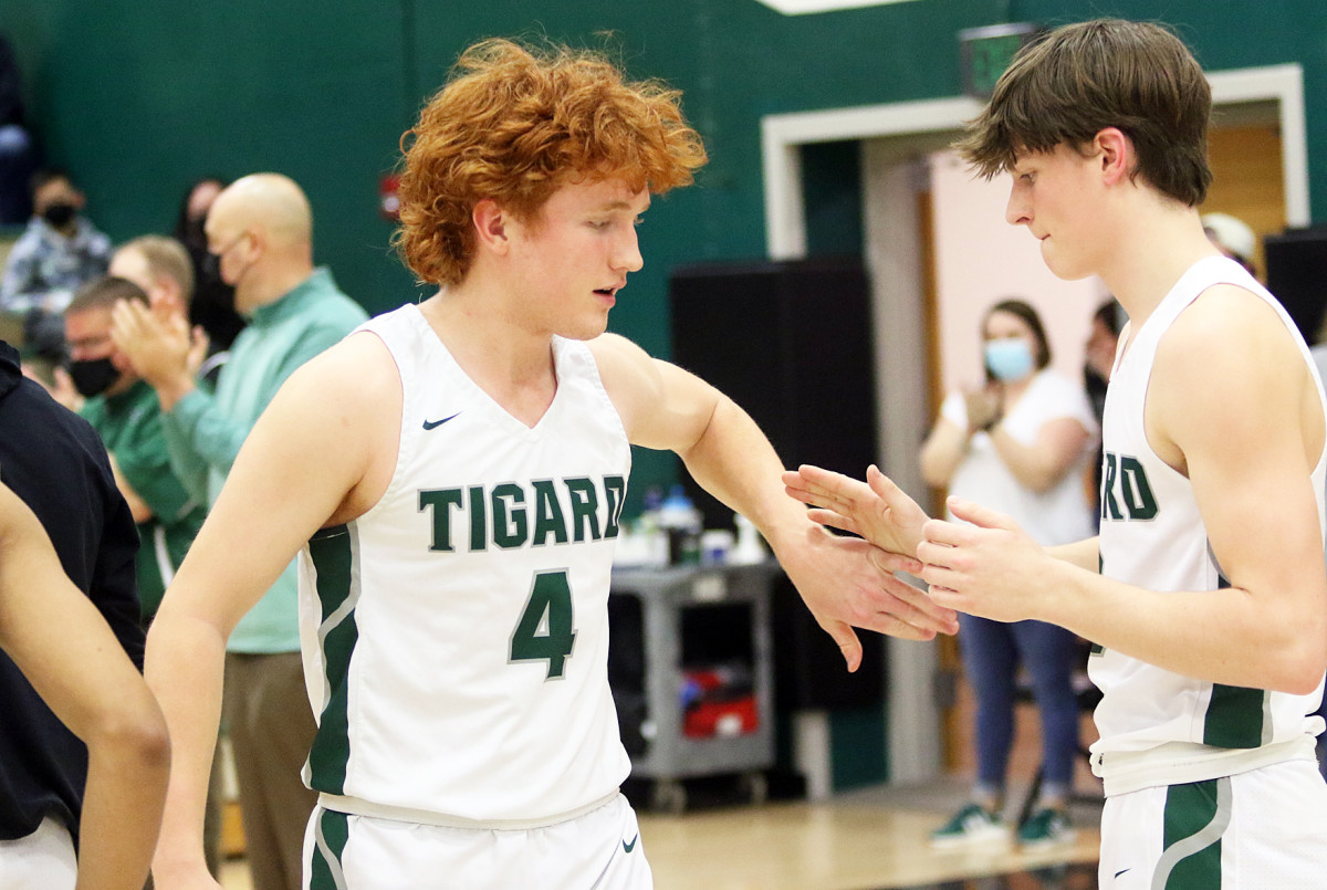 Tualatin.Tigard.boys-basketball.Dan-Brood.2